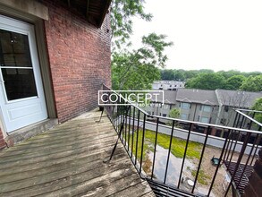 310 Tappan St, Unit 4 in Brookline, MA - Foto de edificio - Building Photo