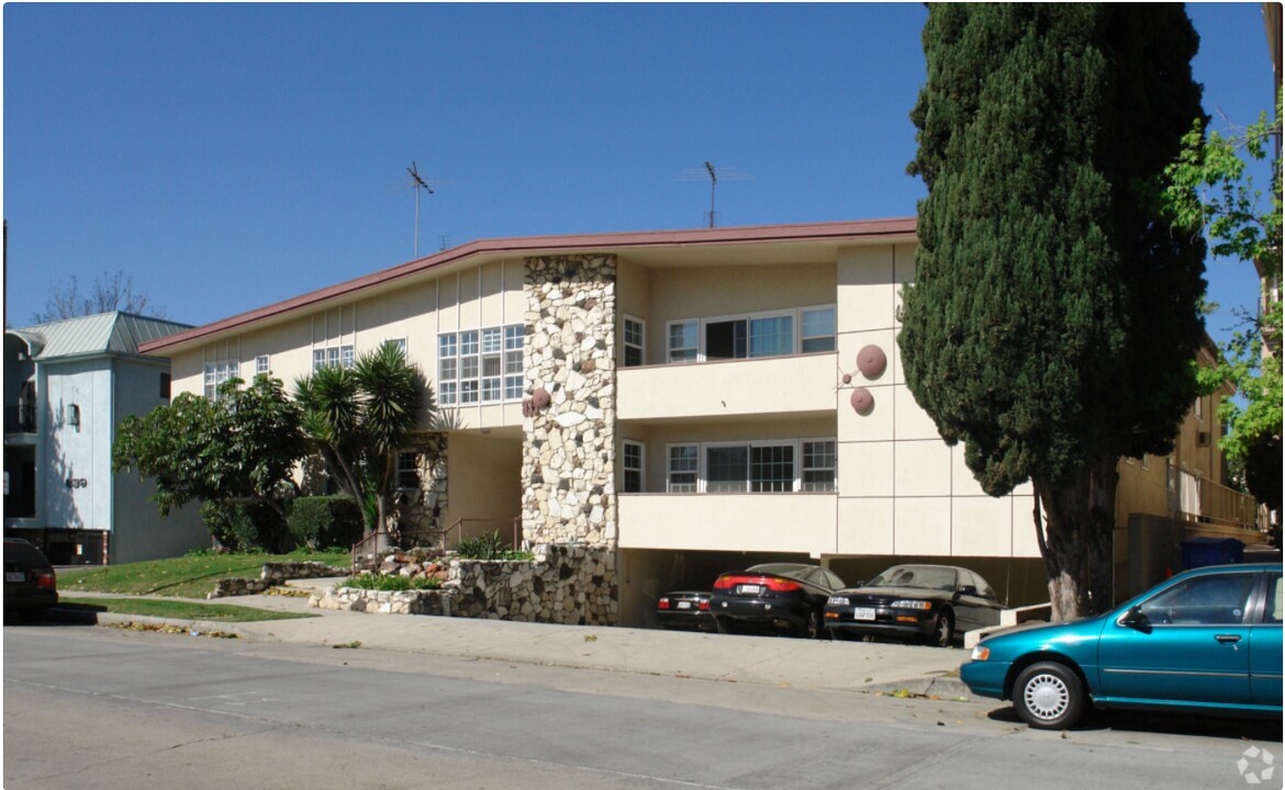 835 S Sherbourne Dr in Los Angeles, CA - Building Photo