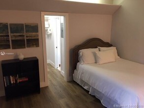 125 Edgewater Dr-Unit -7 in Coral Gables, FL - Building Photo - Building Photo