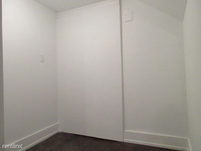 1056 N Ashland Ave-Unit -# 1r in Chicago, IL - Building Photo - Building Photo