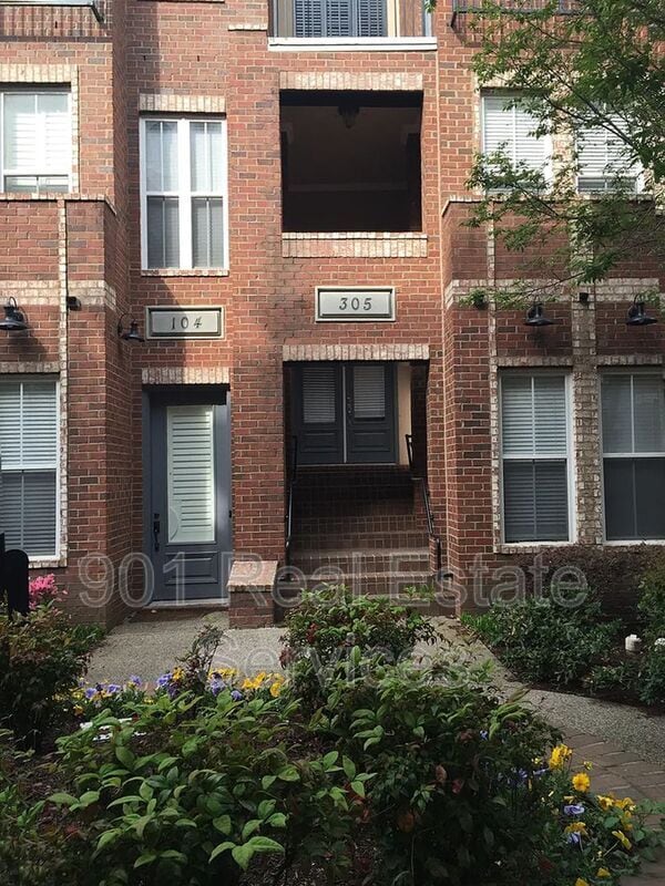 property at 79 Shoemaker Ct