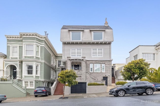 property at 3324 Washington St