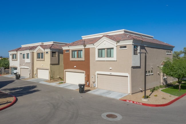 Sanctuary on Higley in Mesa, AZ - Building Photo - Building Photo