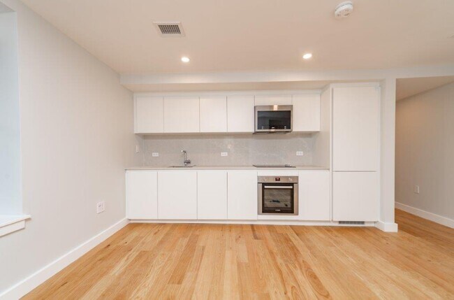 property at 14 Fleet St
