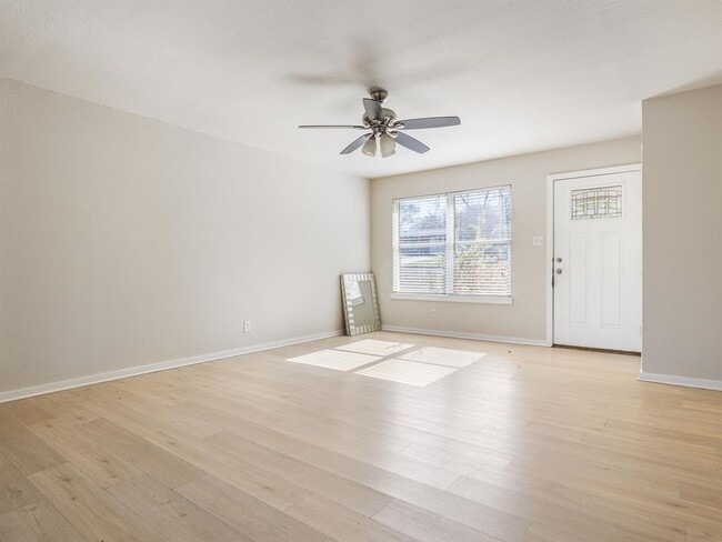 800 Monterrey Pl in Austin, TX - Building Photo - Building Photo