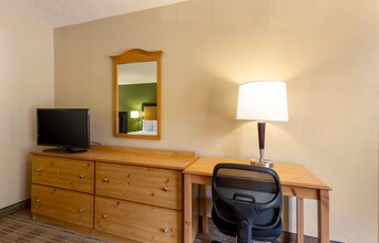 Extended Stay America in Chantilly, VA - Building Photo - Building Photo