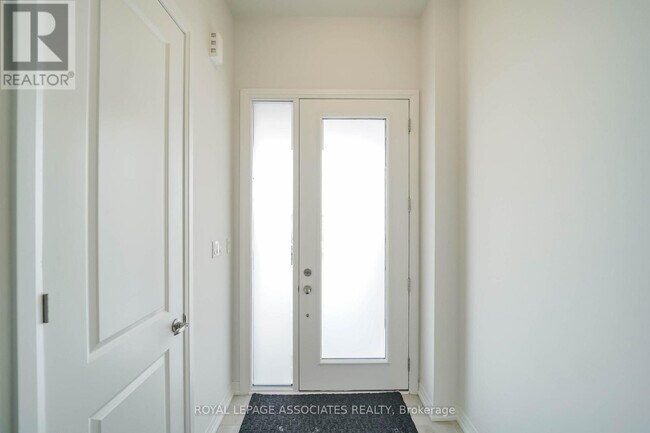 3038 Sideline 16 in Pickering, ON - Building Photo - Building Photo