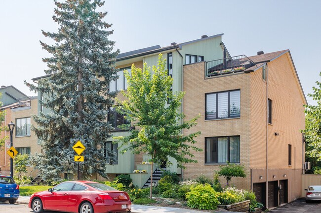 12532 Odette-Oligny Rue