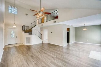 2201 Warfield Way in Austin, TX - Building Photo - Building Photo