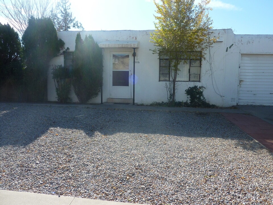 5006 Roma Ave NE in Albuquerque, NM - Building Photo