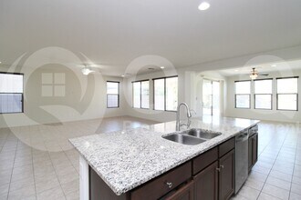 26018 N 52nd Ln in Phoenix, AZ - Building Photo - Building Photo