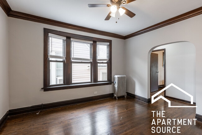3823 N Drake Ave, Unit #2 in Chicago, IL - Foto de edificio - Building Photo