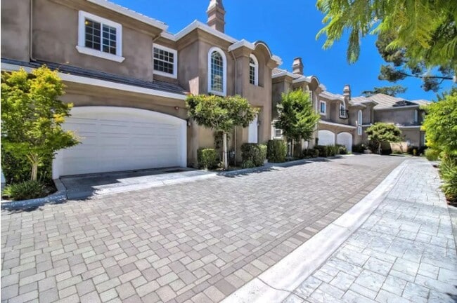 property at 2731 Montavo Pl