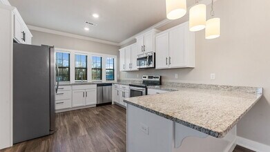 1023 NE Hts Ln in Bentonville, AR - Building Photo - Building Photo