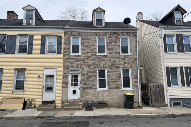 property at 533 Woodward St