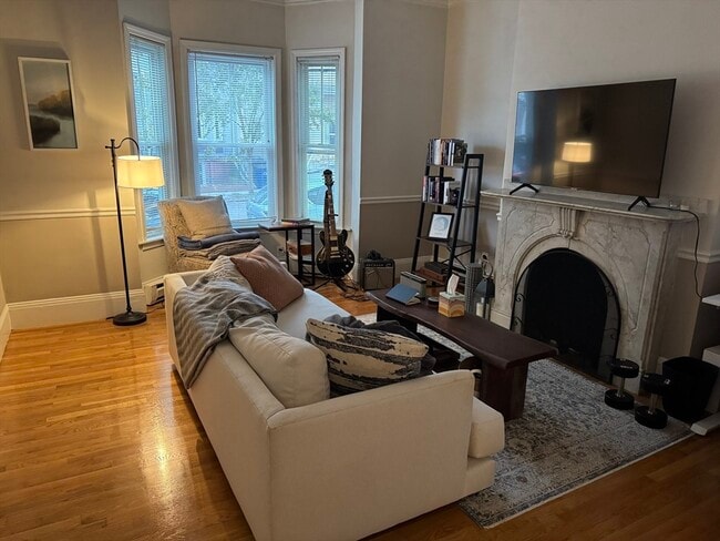 532 E 5th St, Unit 1 in Boston, MA - Building Photo - Building Photo