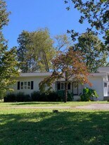 103 Foothills Dr in Morganton, NC - Building Photo
