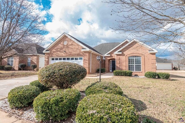 100 Oldfield Ct in Centerville, GA - Building Photo - Building Photo