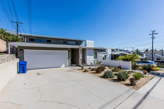 704 N Paulina Ave in Redondo Beach, CA - Building Photo - Building Photo