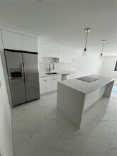 10101 E Bay Harbor Dr, Unit # 201 in Bay Harbor Islands, FL - Building Photo - Building Photo
