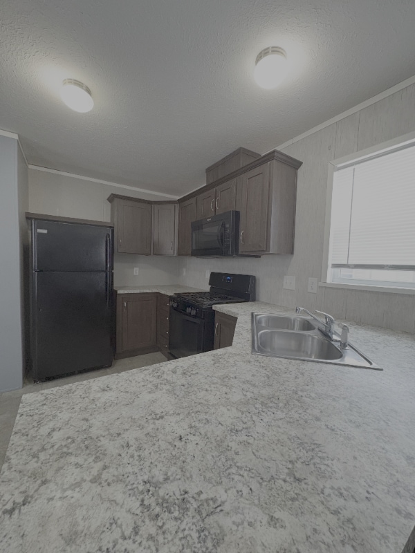 27 W Manor St in Oxford, MI - Building Photo - Building Photo