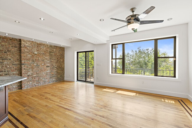 102 Ogden Ave, Unit 103 in Jersey City, NJ - Building Photo - Building Photo