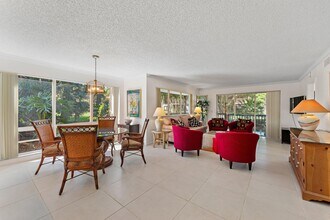 527 Brackenwood Pl in Palm Beach Gardens, FL - Building Photo - Building Photo