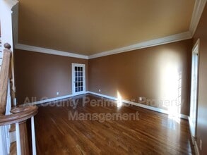 2438 Kings Arms Dr in Atlanta, GA - Building Photo - Building Photo