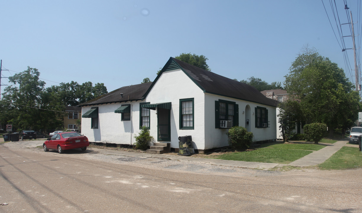 440-448 E State St in Baton Rouge, LA - Building Photo