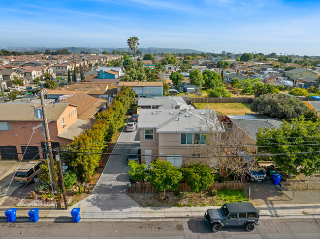 1663-65 Elm Ave in San Diego, CA - Building Photo - Building Photo