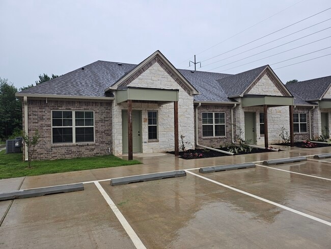 property at 6903 Lakeridge Dr
