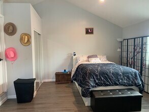 6271 Saloma Ave in Los Angeles, CA - Building Photo - Building Photo
