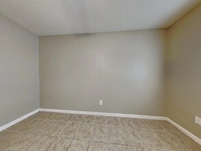 3715 Coppertree Cir in Brandon, FL - Building Photo - Building Photo