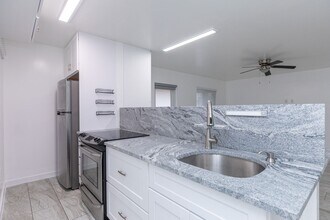 5918 Pierce St in Hollywood, FL - Building Photo - Building Photo