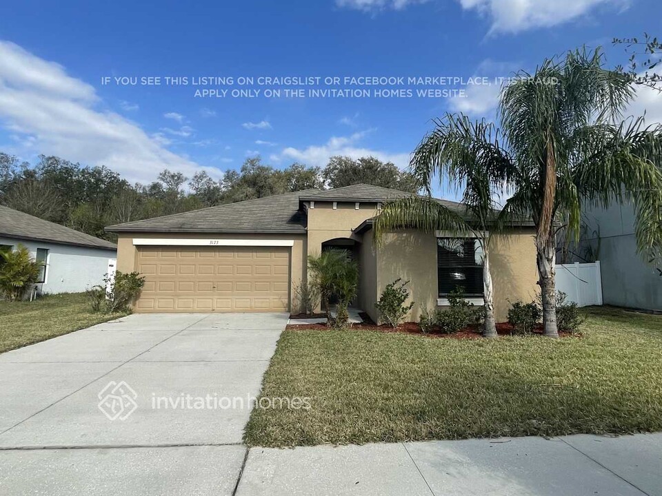 3173 Moulden Hollow Dr in Zephyrhills, FL - Building Photo