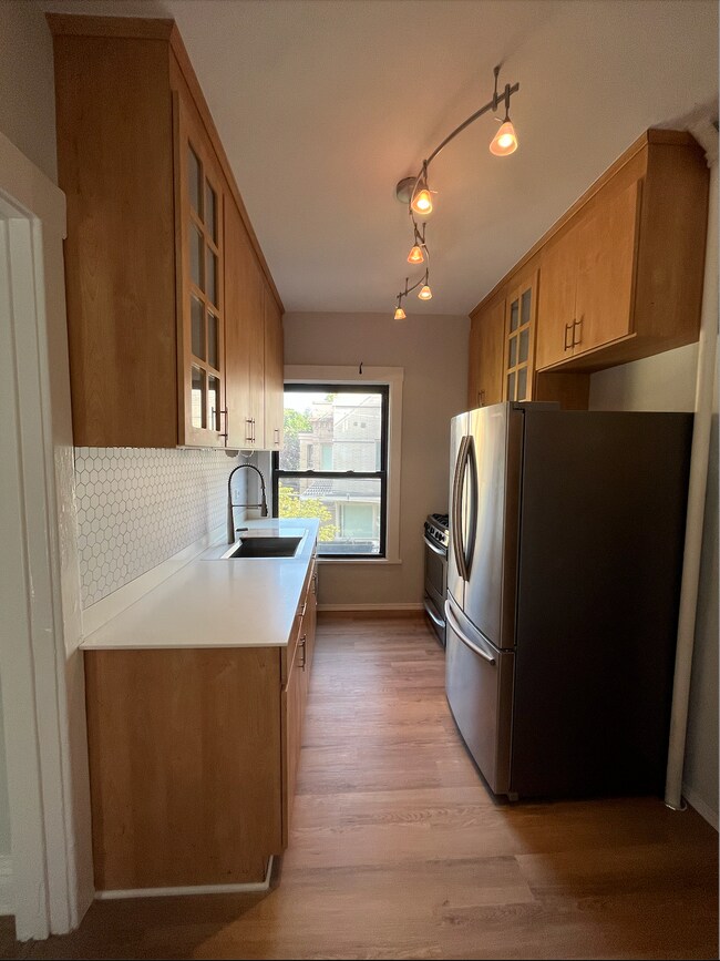 property at 617 W Cornelia Ave