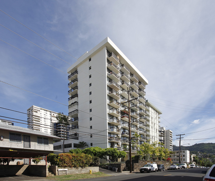 Makikilani Plaza in Honolulu, HI - Building Photo