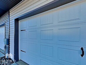 302 Negri Ct in La Vergne, TN - Foto de edificio - Building Photo