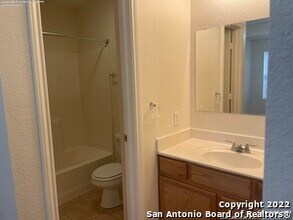 5108 Anacacho St in San Antonio, TX - Building Photo - Building Photo