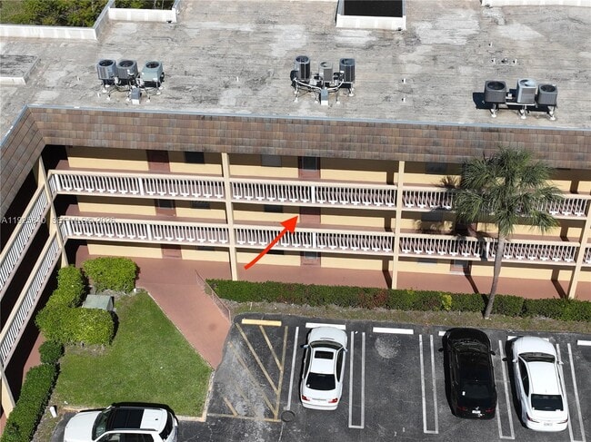 5961 NW 61st Ave in Tamarac, FL - Building Photo - Building Photo