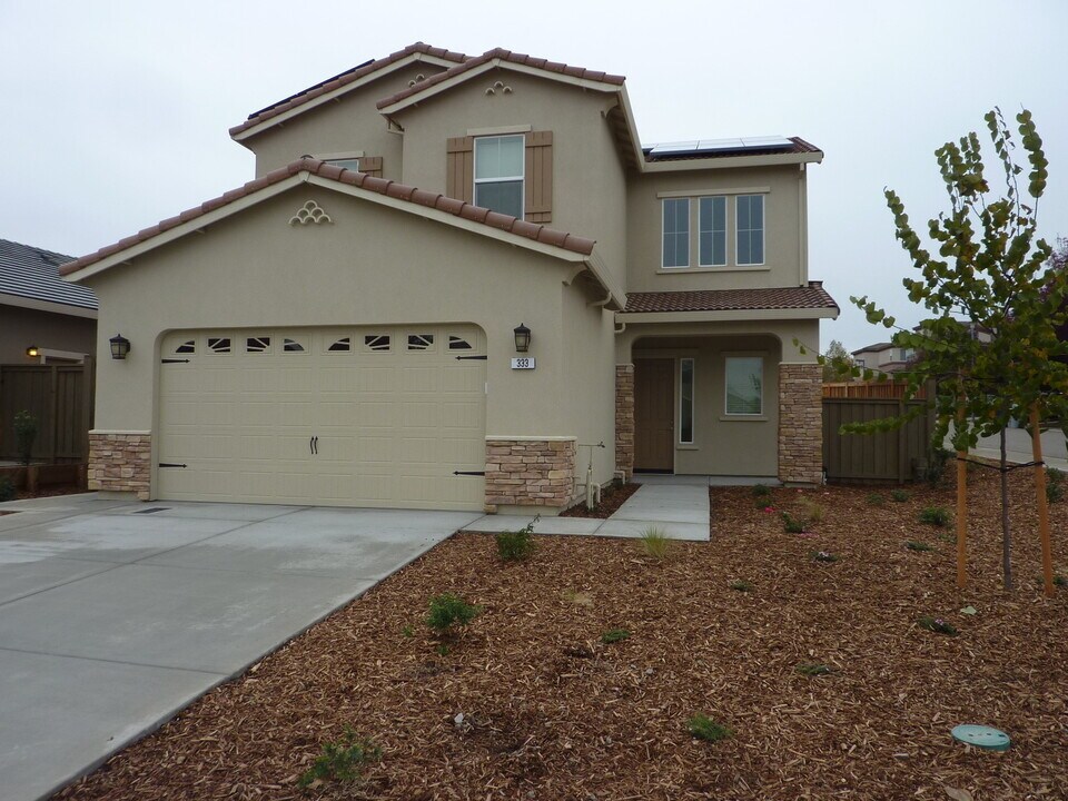 333 Wagon Wheel Dr in Folsom, CA - Building Photo