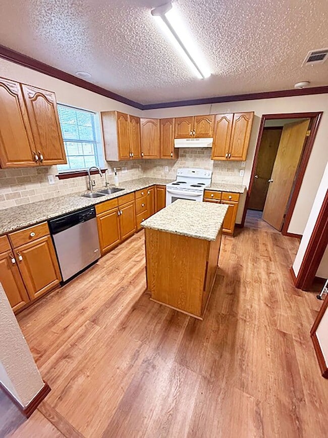 326 Co Rd 4228 in Decatur, TX - Building Photo - Building Photo