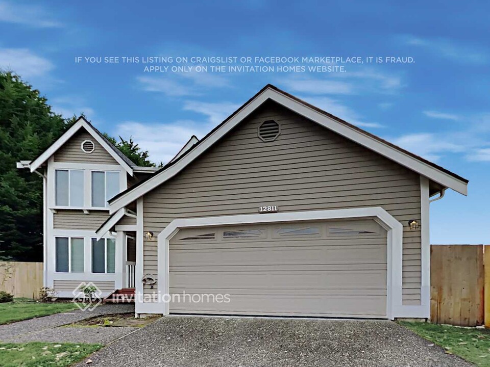 12811 SE 282nd Way in Kent, WA - Building Photo