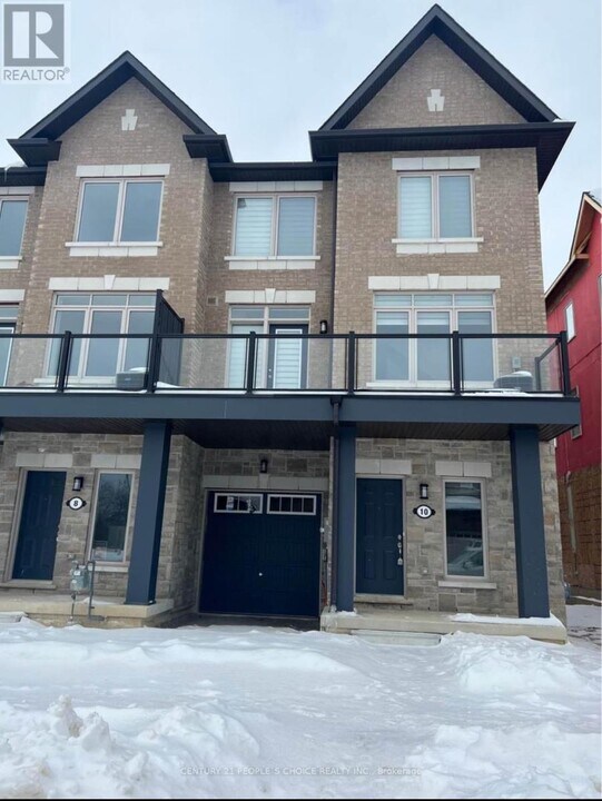 10 Waterville Way in Caledon, ON - Building Photo