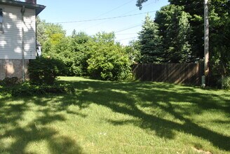 2869 E Eisenhower Pky in Ann Arbor, MI - Building Photo - Building Photo