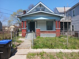 2203 Rowan St in Louisville, KY - Building Photo