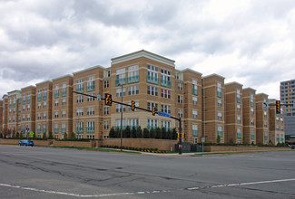 The Savoy in Reston, VA - Building Photo - Building Photo