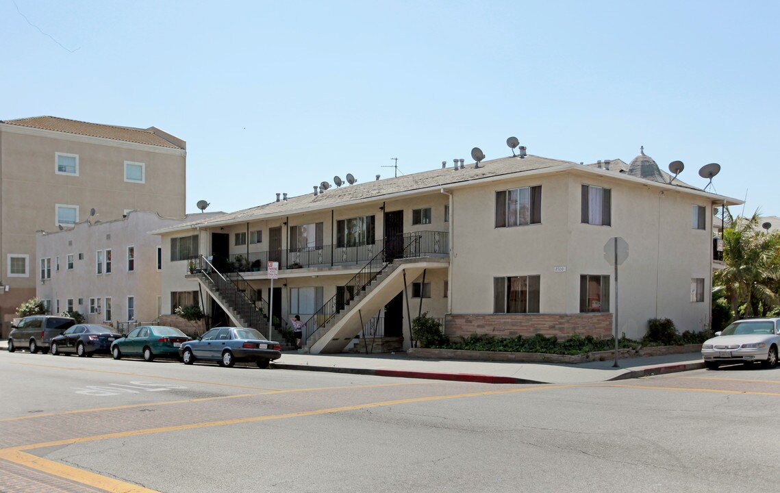 2500 Zoe Ave in Huntington Park, CA - Foto de edificio