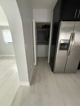 7142 SW 22nd St in Miami, FL - Building Photo - Building Photo