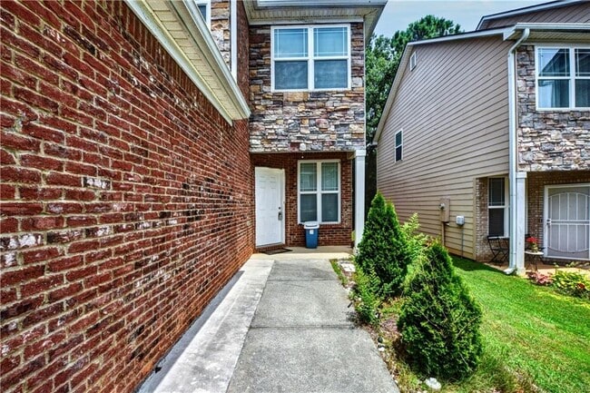1454 Persimmon Trce in Morrow, GA - Building Photo - Building Photo